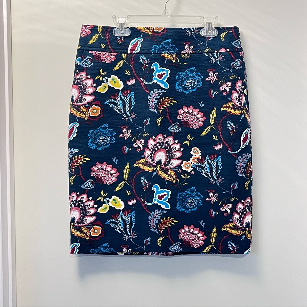 Loft Floral Pencil Skirt - Picture 3 of 15